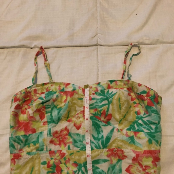 3/20$ American Eagle Outfitters - Floral Crop Top - Picture 5 of 8